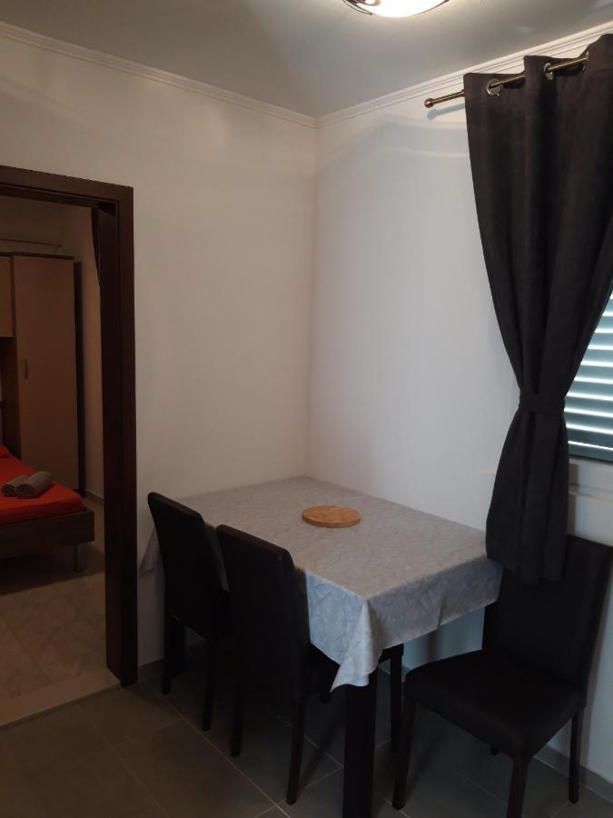 Apartments By The Sea Cove Blaca, Mljet - 4899 萨普伦纳拉 外观 照片